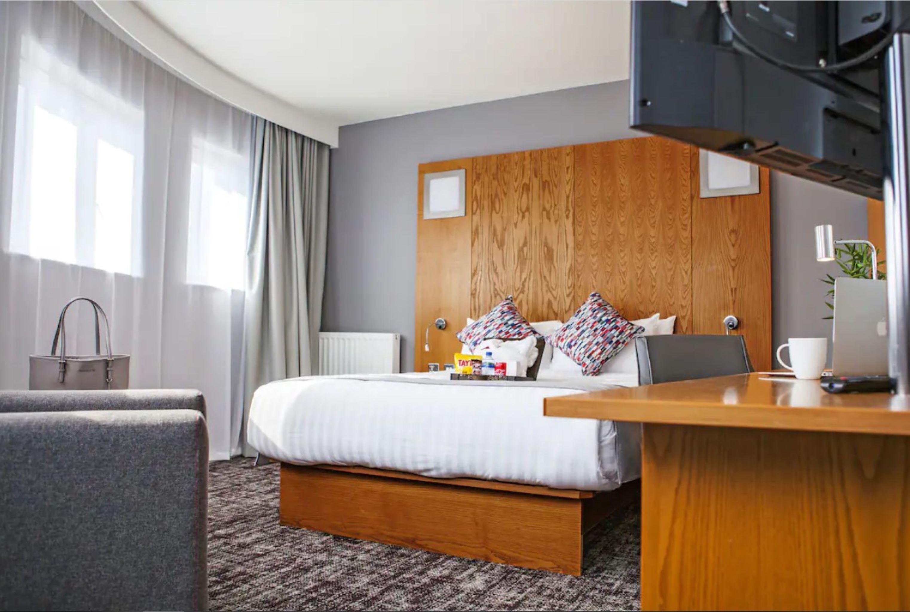 Отель Ramada By Wyndham Белфаст Экстерьер фото