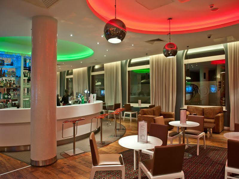 Отель Ramada By Wyndham Белфаст Экстерьер фото